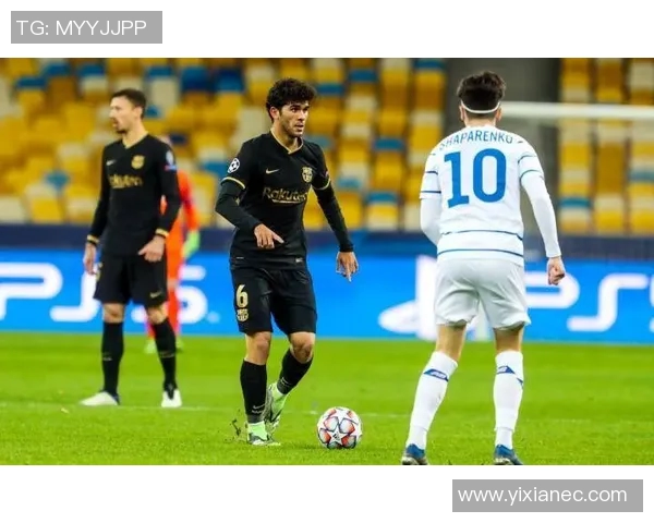 北京足球队转型之路在世界锦标赛中的表现与欧冠梦想的追逐